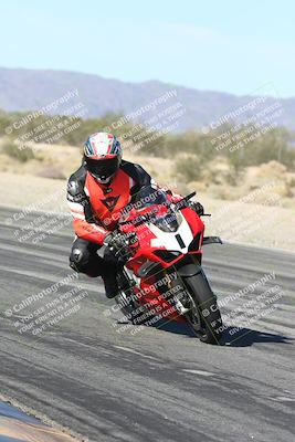 media/Dec-04-2025-Racers Edge (Thu) [[5ebc9f124d]]/3-B Group/3-Session 2 (Turn 7 Inside)/